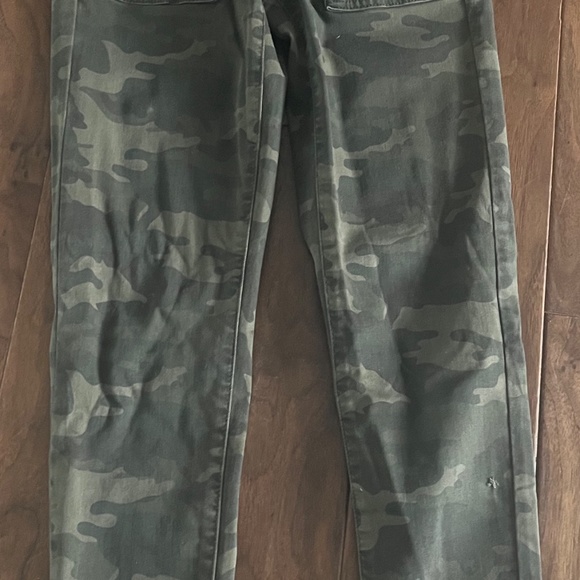American Eagle Ladies Camo Hi Rise Jegging Crop sz 4 - Picture 2 of 4